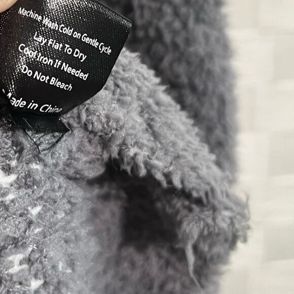 POL Womens Cozy Soft Textured Slouchy Graphic Heart Pullover Sweater Size Medium - Picture 9 of 9